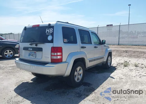 2010 Jeep Liberty Sport z USA, uszkodzony, nr VIN 1J4PN2GK5AW153467